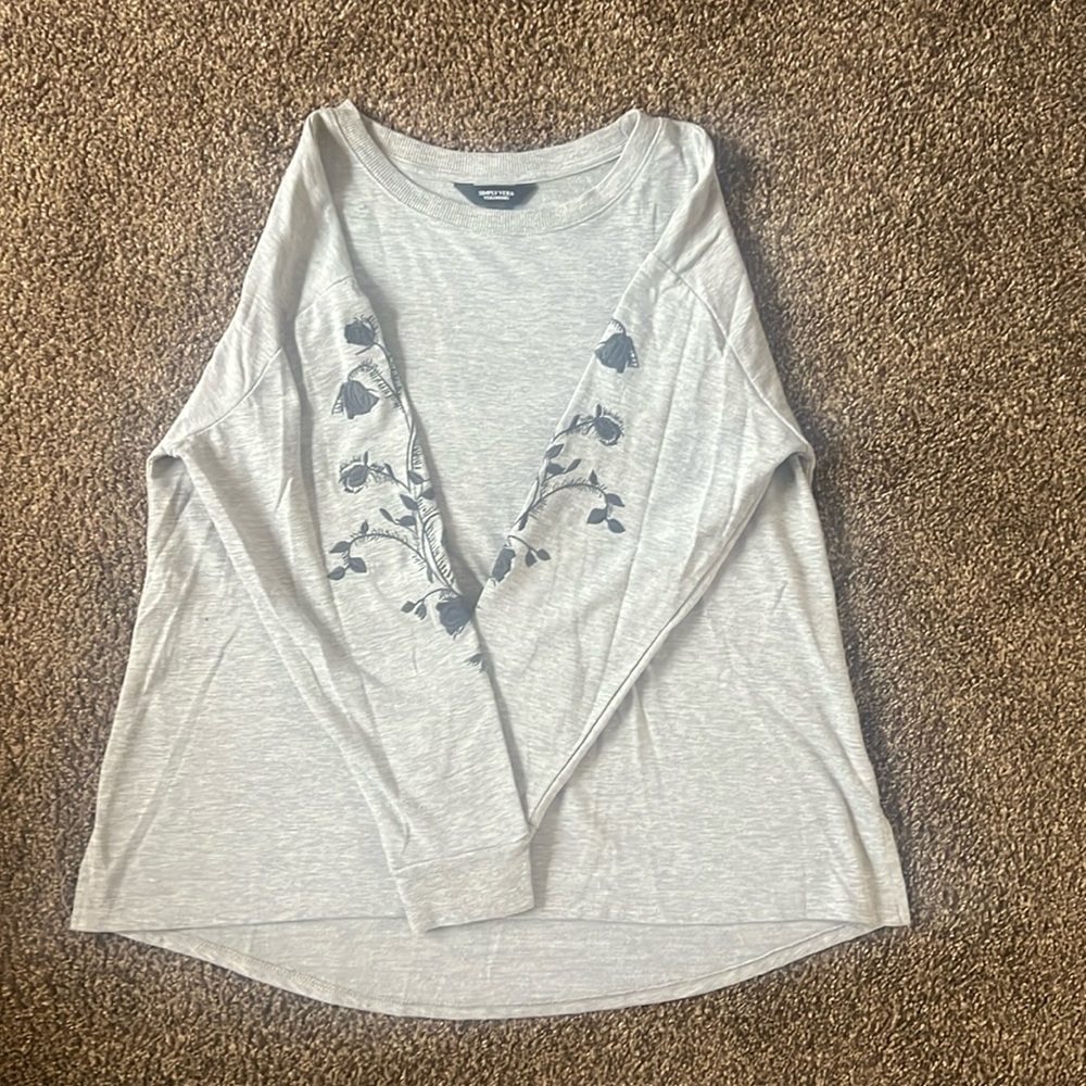 Simply vera tops